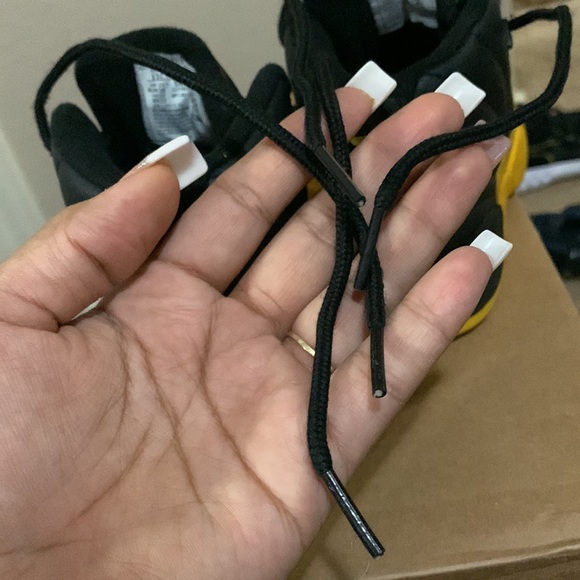 Air Jordan Retro 12 University Gold - Picture 6 of 6